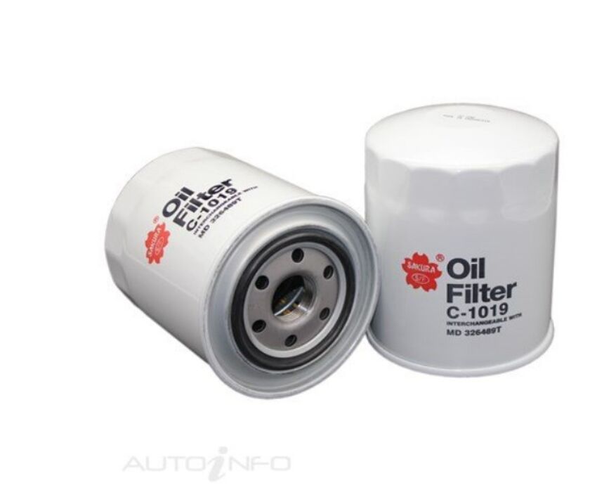2X Sakura Oil Filter For MITSUBISHI TRITON GLX CLUB MN 2.5L 2010 - 2015 DOHC