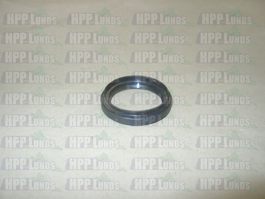 T/Case O/Put Retainer Oil Seal For Toyota Landcruiser FJ62 4.0L 3F 11/84-01/90