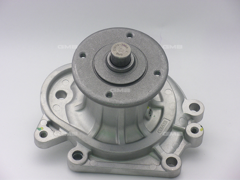 GMB Engine Water Pump For Toyota HiAce LH30R 2.2L,LH51R,LH71R 2.4L 4cyl