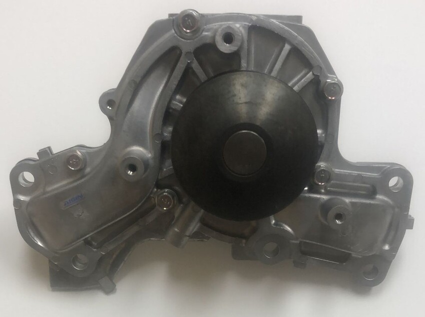 AISIN Engine Water Pump (inc. housing) For Mitsubishi Pajero NJ,NK,V25C 3.5L V6